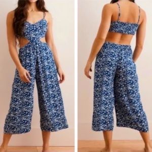 AERIE Cut Out Jumpsuit in Paisley Blue and White Floral Pattern Size Large